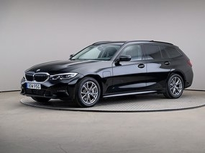 BMW 330e Series 3 Touring Sport Line Drag