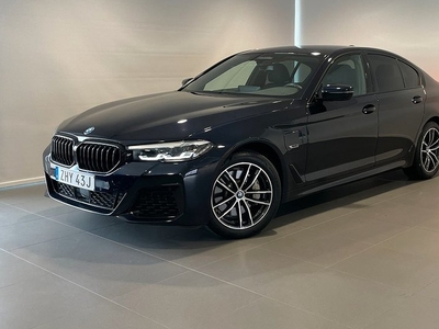 BMW 535530e xDrive Sedan M Sport Dragkrok Aktiv fartpilot 2023, Sedan