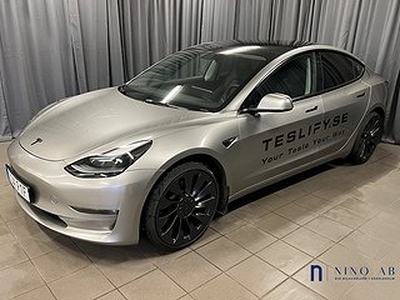 Tesla Model 3 Performance Svensksåld En ägare MOMS 513hk