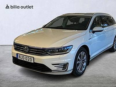 Volkswagen Passat GTE Backkamera Dragkrok Driver Assist Moms