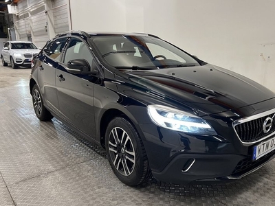 Volvo V40Cross Country D3 Momentum D-värme VOC Drag 2017, Kombi