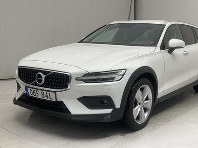 Volvo V60D4 Cross Country AWD 2019, Kombi