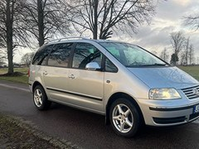 Volkswagen Sharan 2.0 TDI United 7 sits Svensksåld, Dragkrok