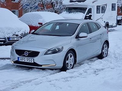 Volvo V40 D2 Momentum 115hk Backkamera P-Sensorer Värmare