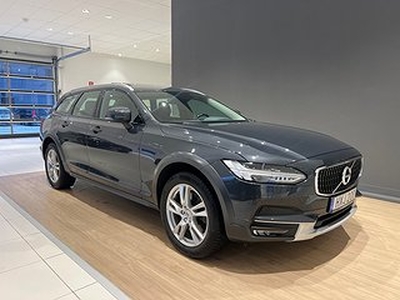 Volvo V90 Cross Country D4 AWD 190hk Momentum Pano / Drag