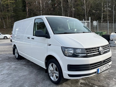 Volkswagen T5Transporter T30 2.0 TDI 3-sits Lång 2017, Minibuss