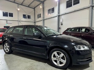 Audi A3 Sportback 1.6 TDI Attraction/Endast 1 Ägare/S&VHJUL