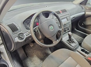 Skoda Octavia Kombi 1.6 MPI NY BESIKTAD