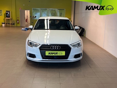 Audi A3 Sedan 1.6 TDI 116hk Navi Fjärrstyrd Motorvärmare