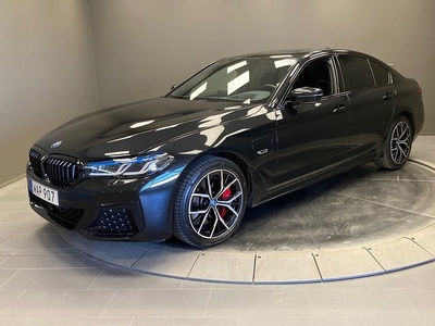 BMW 545e xDrive Sedan Innovation M Sport pro taklucka 2023, Sedan