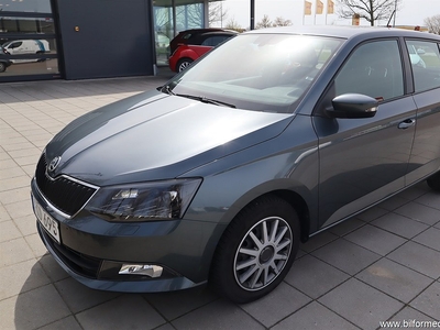 Skoda Fabia 1.2 TSI 90hk Comfort, AC , Front Assist, BT telefon, 1 ägare Sve