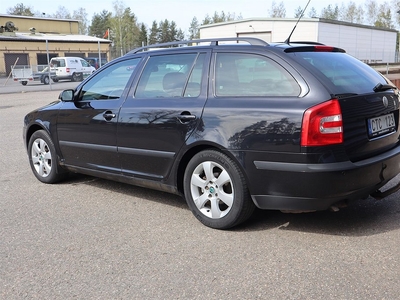 Skoda Octavia Kombi 2.0 TDI DSG 140hk DRAG VHJUL