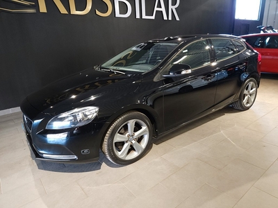 Volvo V40 T3 Kinetic Euro 5 150hk | Backkamera | Nybes