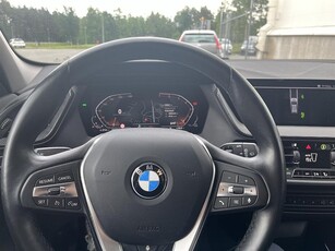 BMW 118 Model Sport Navi Rattvärme PDC LED