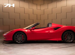 Ferrari F8 Spider Svensksåld / Kolfiber / 325 Mil / Unikum /