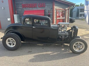 Ford Custom 5 fönster Hot Rod