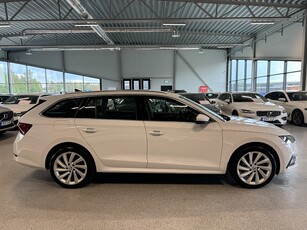 Skoda Octavia Combi iV Lågmilare Cockpit Carplay Euro 6