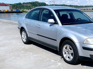 Volkswagen Passat 1.8 T - *Bra bil med dragkrok!*