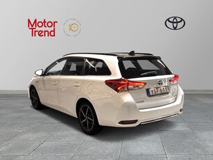 Toyota Auris Touring Sports Hybrid SELECTION V-HJUL!