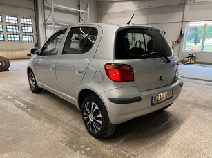 Toyota Yaris 5-dörrar 1.0 VVT-i Motorvärmare, Dragkrok