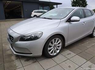 Volvo V40 D2 115hk Momentum Aut Svensksåld VOC