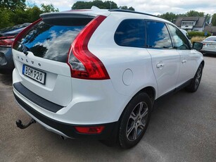 Volvo XC60 D4 AWD Geartronic Momentum Euro 5 Panorama Helskinn