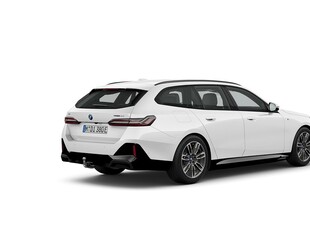 BMW i5 i5 eDrive40 Touring / M sport / Drag - Autowåx Bil AB