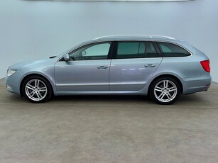 Skoda Superb Kombi 1.6 TDI 105hk K-rem bytt | Nybes | Nyserv