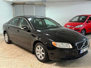 Volvo S80 2.5T 200 hk / NY SERVAD