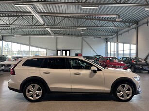 Volvo V60 Cross Country B4 AWD Geartronic Momentum 4,99% Drag Kamera GPS