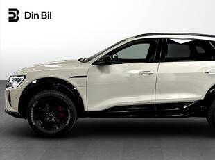 Audi Q8 55 e-tron quattro Dakar Edition