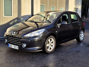 Peugeot 307 2.0 140hk Nybesiktad|V-hjul ingår