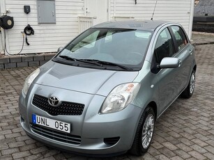 Toyota Yaris 5-dörrar 1.3 VVT-i, Ny Besiktad,Rost Fri,Servad,Toppskick