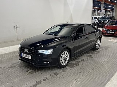 Audi A5 1.8 TFSI S-Line P-sensorer Svart Optik Nyservad