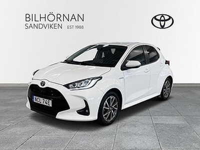 Toyota Yaris Hybrid 1,5 Active Plus Vinterhjul Motor & Kupévärmare