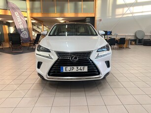 Lexus NX 300h AWD 2.5 AWD E-CVT (Panorama+Dragkrok+Hybrid)