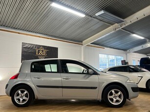 Renault Mégane 1.6 NYBESIKTAD/LEVERANS/NY KAMREM/1ÅRSGARANTI