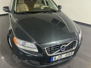 Volvo V70 T4 Momentum Dragkrok Halvskinn