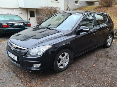 Hyundai i301.6 CRDi Nybesiktad Två brukare 2010, Halvkombi