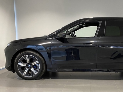 BMW iX xDrive40 Sport Paket Dragkrok Laserljus Panorama