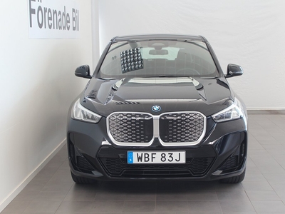 BMW iX1 xDrive30 M Sport Drag H/K Park Assist Rattvärme