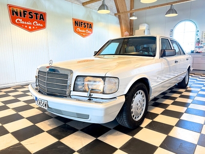 Mercedes-Benz S 560 SEL / W126