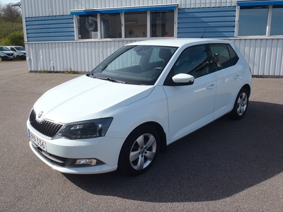 Skoda Fabia 1.0 TSI Apple carplay, Backsensor, Farthållare