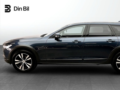 Volvo V90 Cross Country AWD Momentum/Drag/Navigation