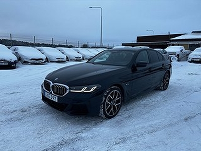 BMW 530e xDRIVE M-SPORT LÄDER COCKPIT iPERFORMANCE *SE UTR*