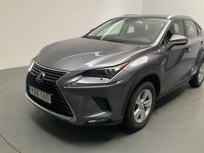 Lexus NX 300h AWD (197hk)