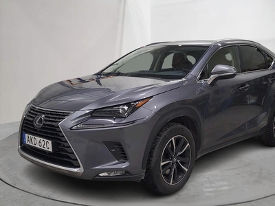 Lexus NX 300h AWD (197hk)