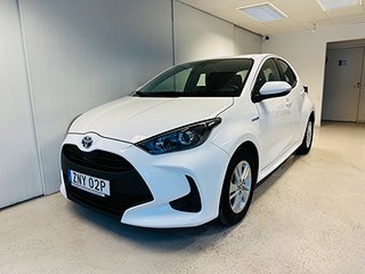 Toyota Yaris Hybrid CVT Euro 6, Motorvärmare, Moms