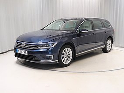 Volkswagen Passat GTE 218hk Dragkrok Värmare Kamera Carplay