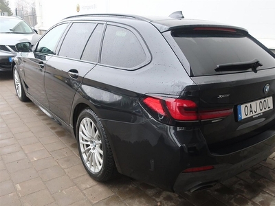 BMW 530e xDrive Touring M Sport Drag Connected